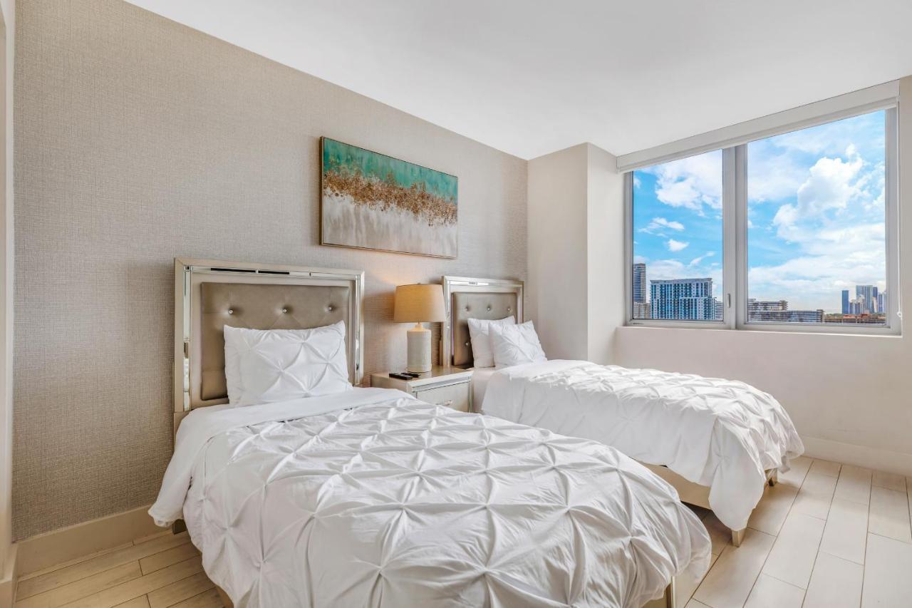 Resort-Style Living With Direct Ocean Views - 3Br Beauty ฮาลลันเดลบีช ภายนอก รูปภาพ