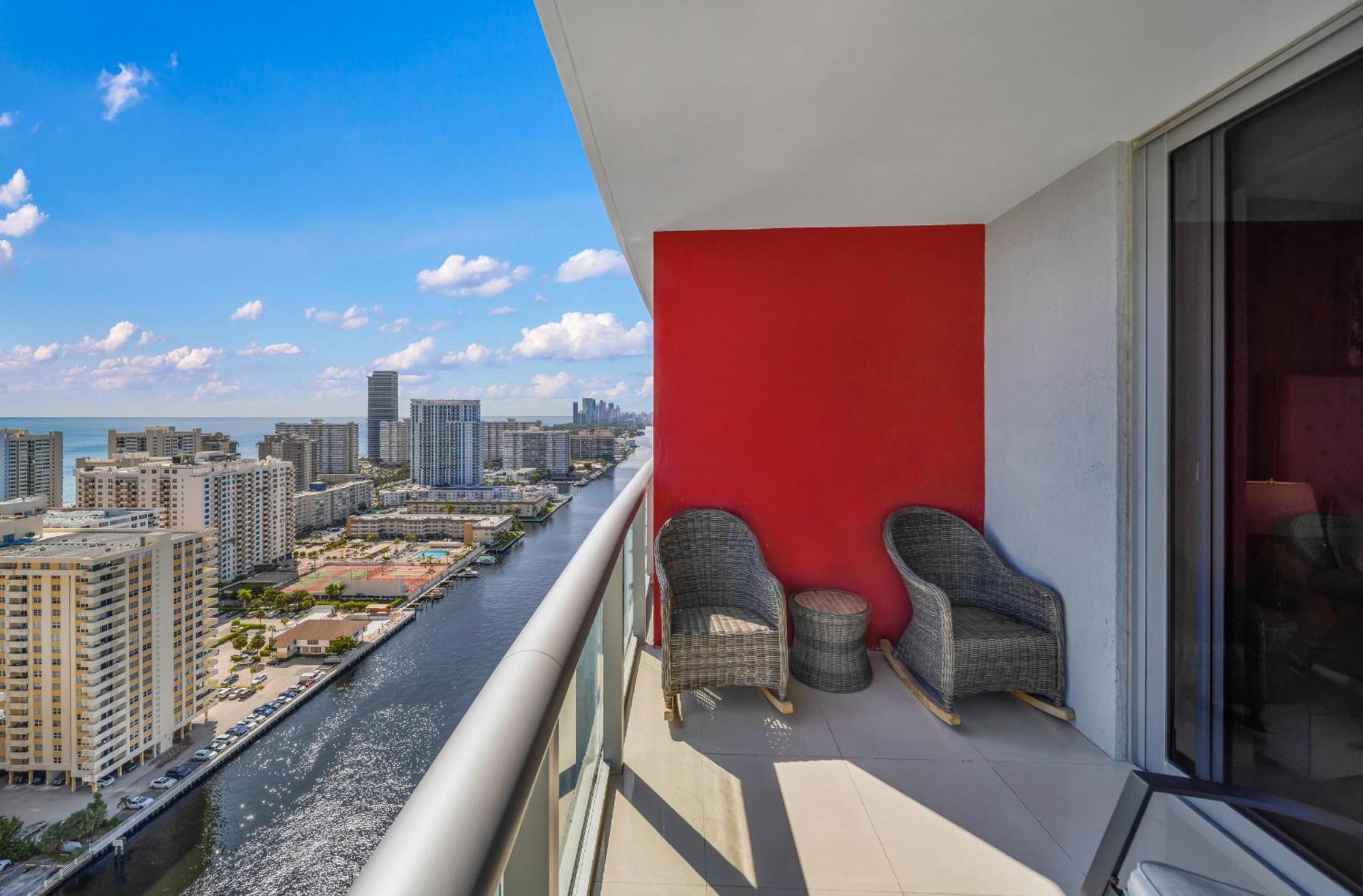 Resort-Style Living With Direct Ocean Views - 3Br Beauty ฮาลลันเดลบีช ภายนอก รูปภาพ