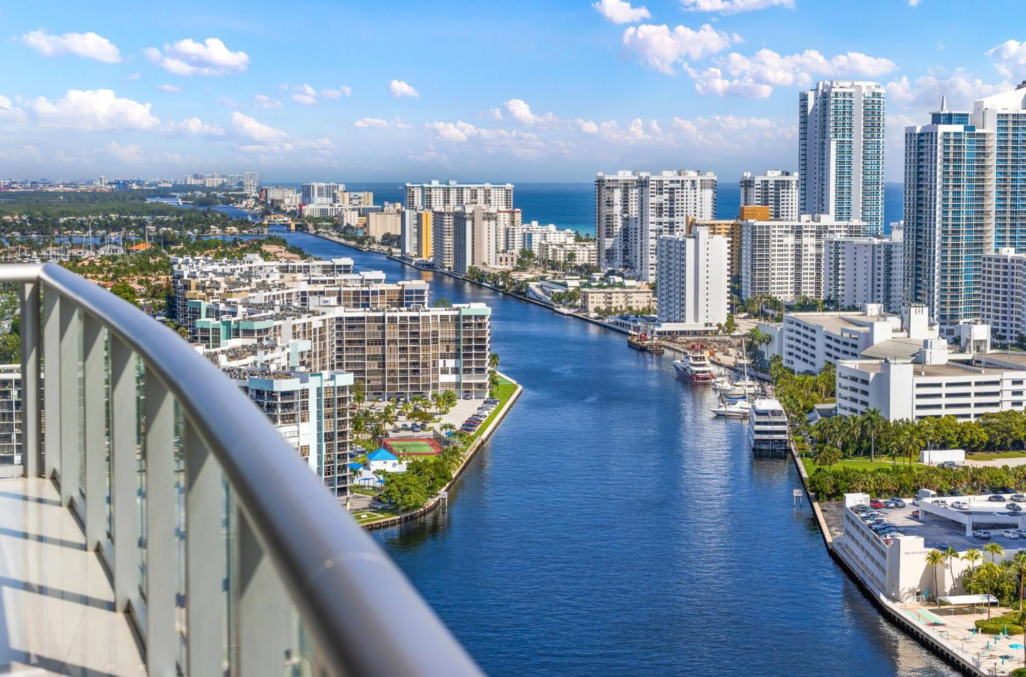 Resort-Style Living With Direct Ocean Views - 3Br Beauty ฮาลลันเดลบีช ภายนอก รูปภาพ