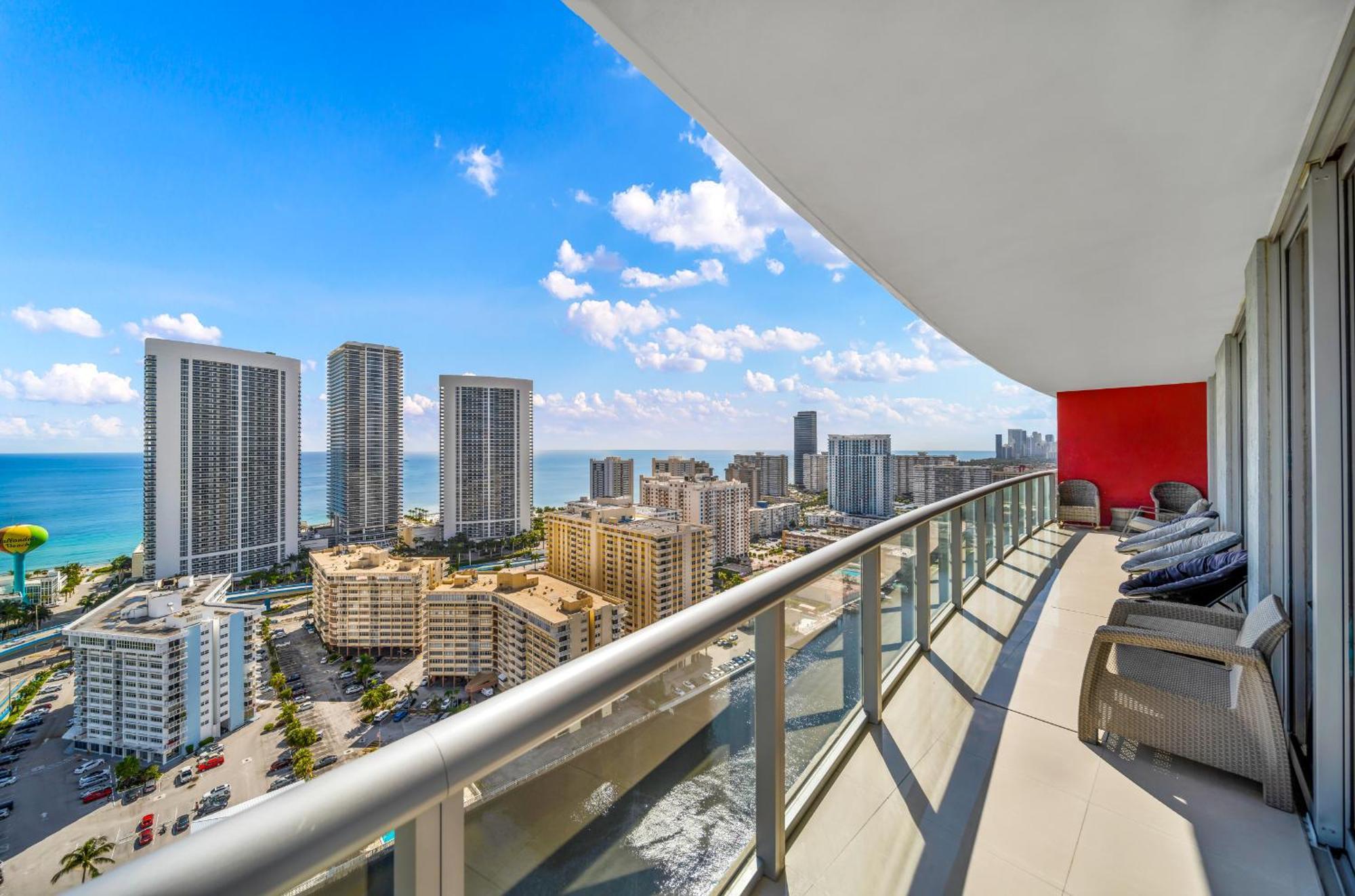 Resort-Style Living With Direct Ocean Views - 3Br Beauty ฮาลลันเดลบีช ภายนอก รูปภาพ