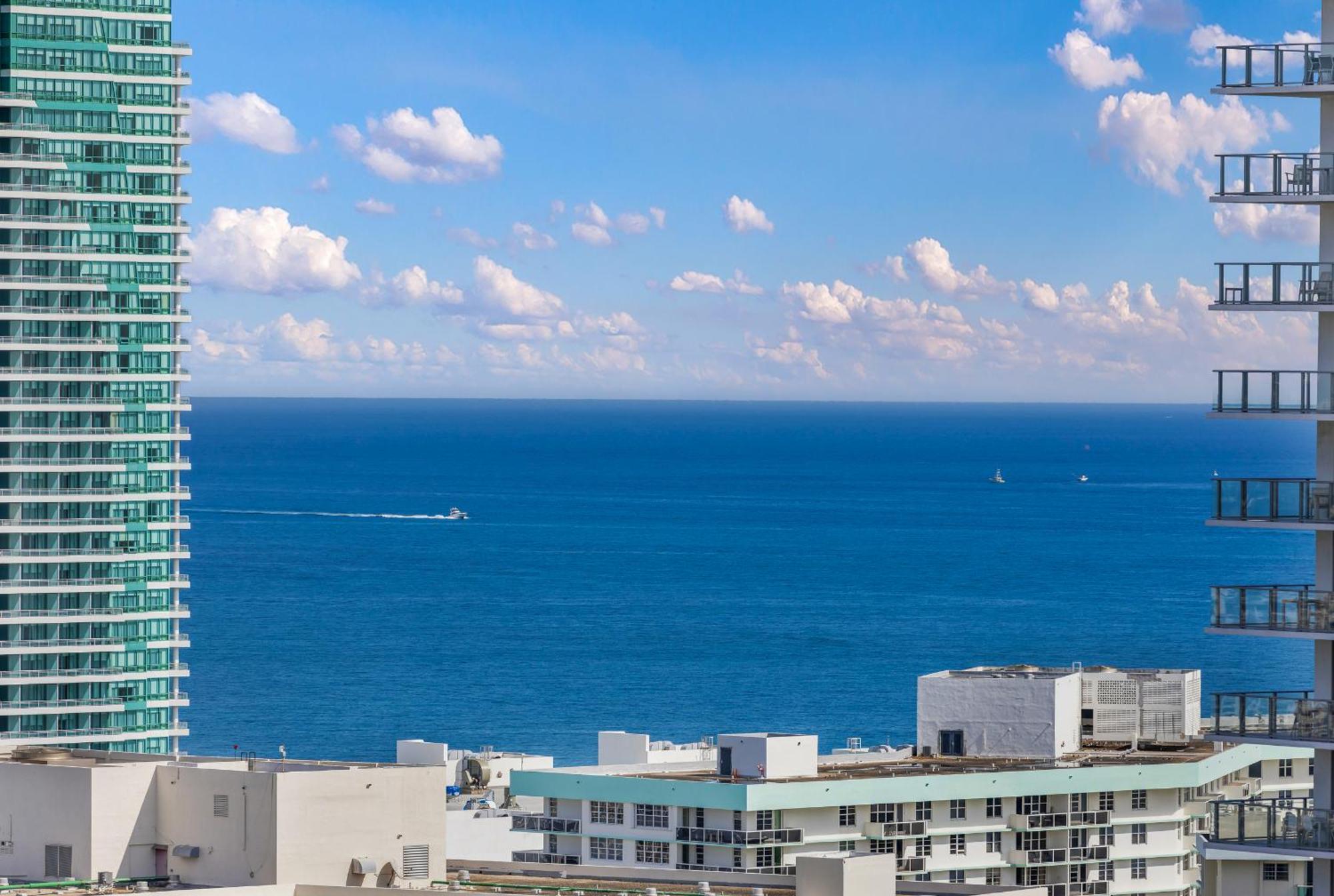 Resort-Style Living With Direct Ocean Views - 3Br Beauty ฮาลลันเดลบีช ภายนอก รูปภาพ