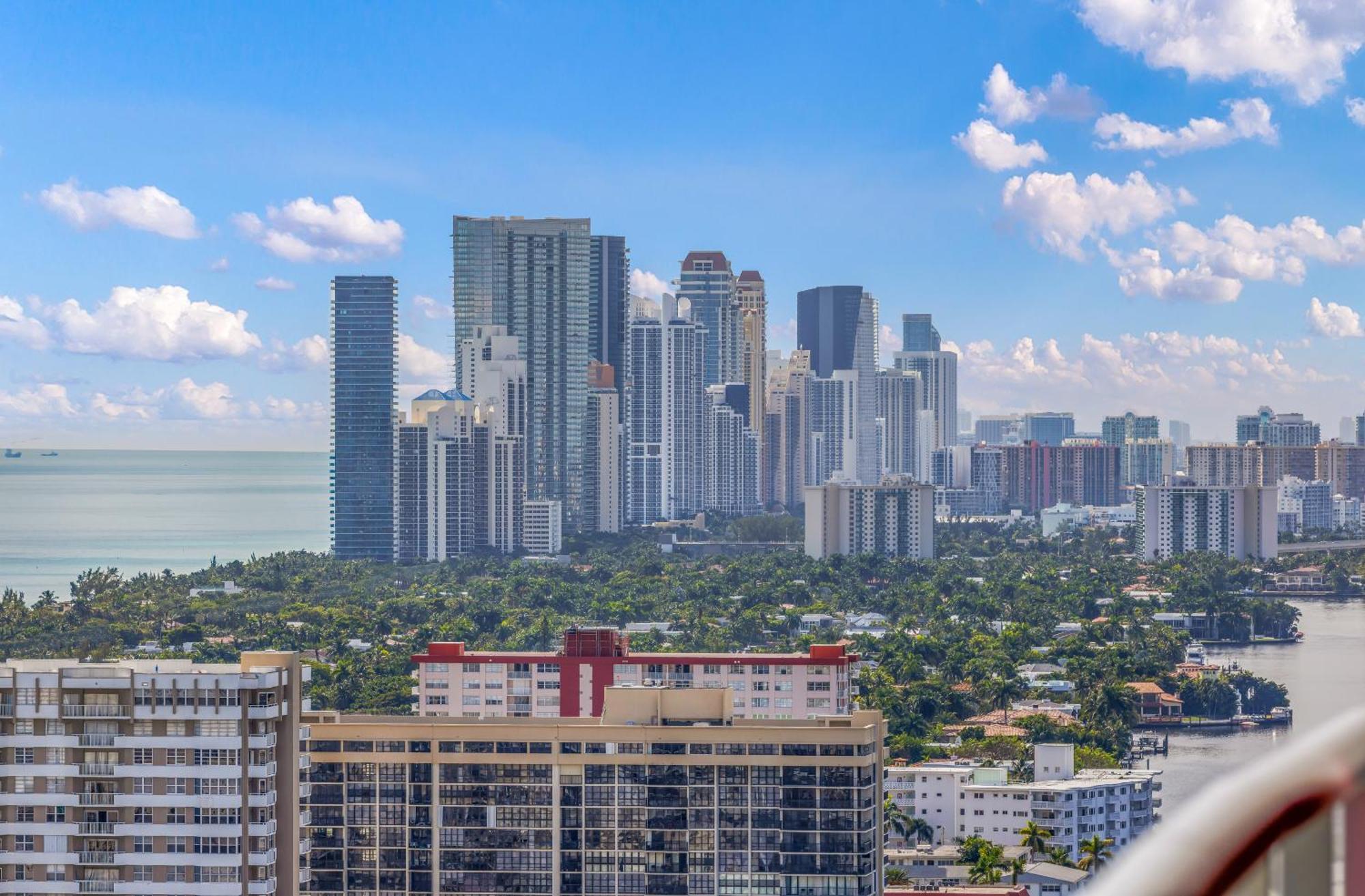 Resort-Style Living With Direct Ocean Views - 3Br Beauty ฮาลลันเดลบีช ภายนอก รูปภาพ