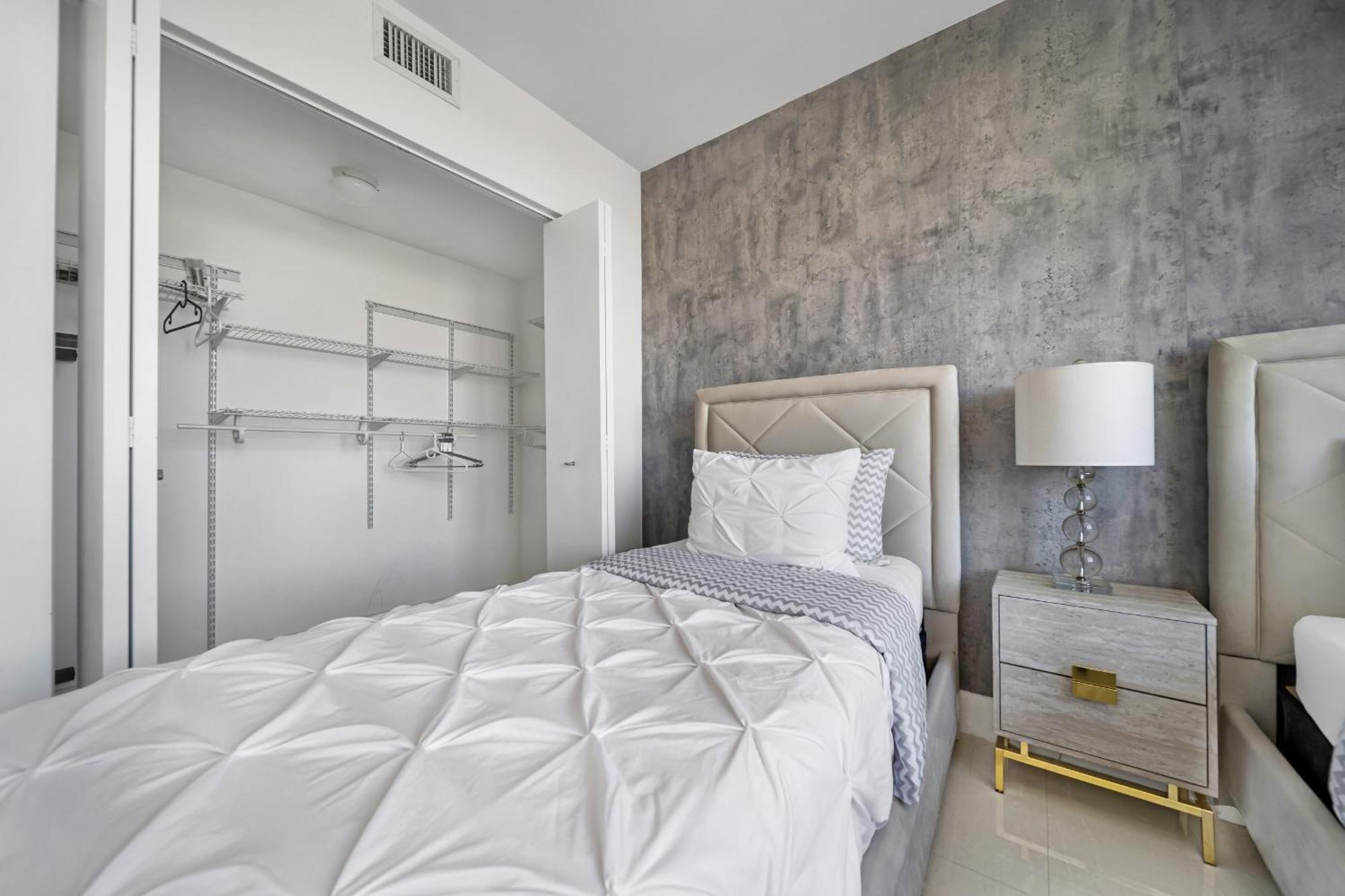 Resort-Style Living With Direct Ocean Views - 3Br Beauty ฮาลลันเดลบีช ภายนอก รูปภาพ
