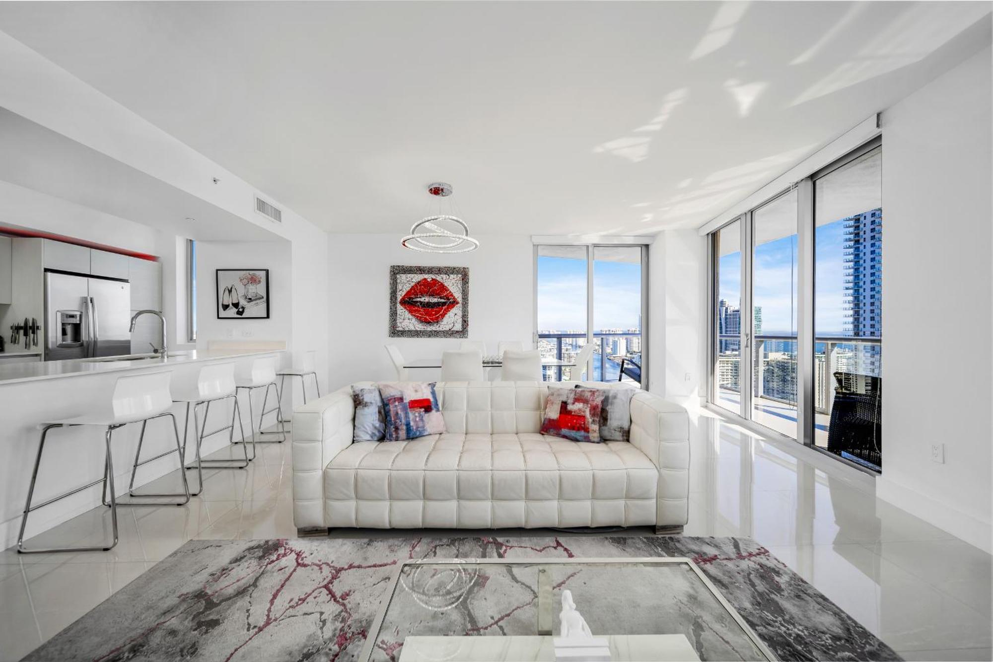 Resort-Style Living With Direct Ocean Views - 3Br Beauty ฮาลลันเดลบีช ภายนอก รูปภาพ