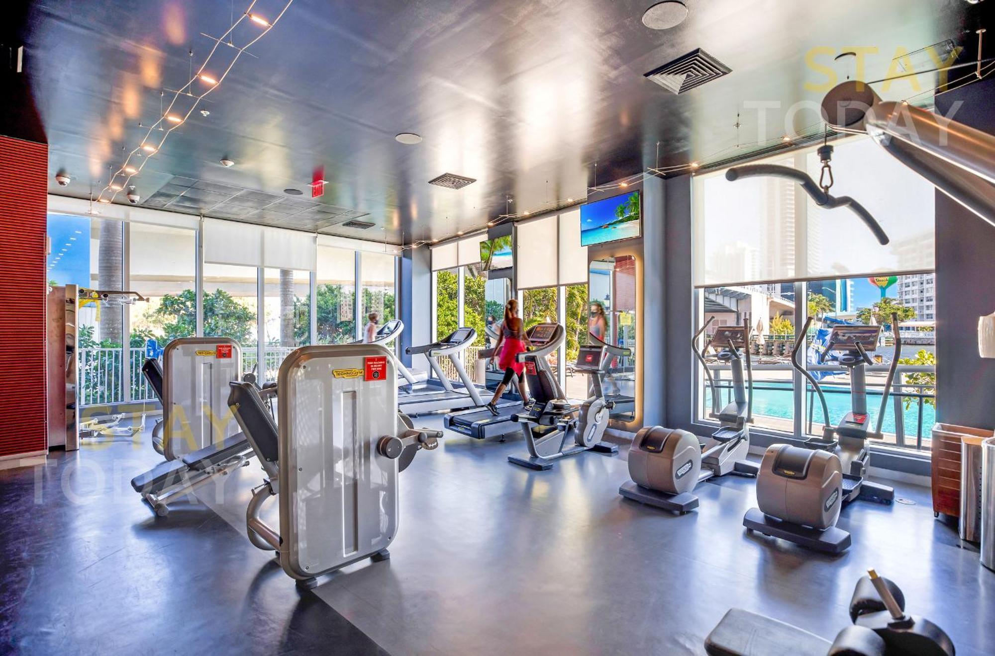 Resort-Style Living With Direct Ocean Views - 3Br Beauty ฮาลลันเดลบีช ภายนอก รูปภาพ
